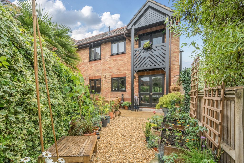 Property photo 1 of 26 1296380-17-6835Ad...