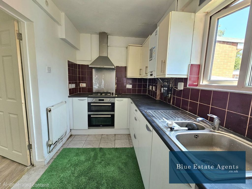 Property photo 3 of 15 Kitchen