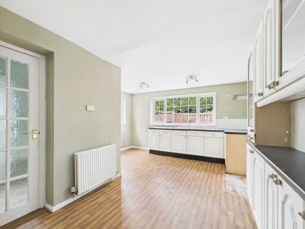 Property photo 3 of 18 Breakfast Kitchen