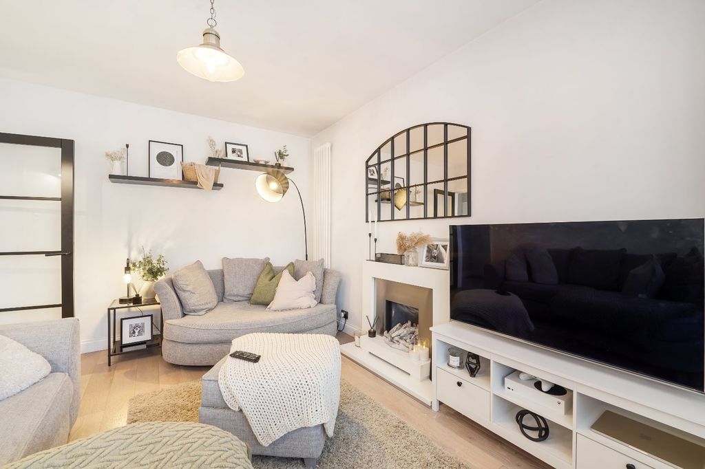 Property photo 3 of 23 Picture No. 07