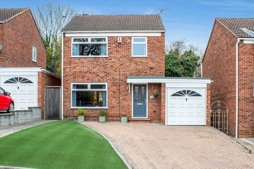 Property photo 1 of 18 Sandringham-24