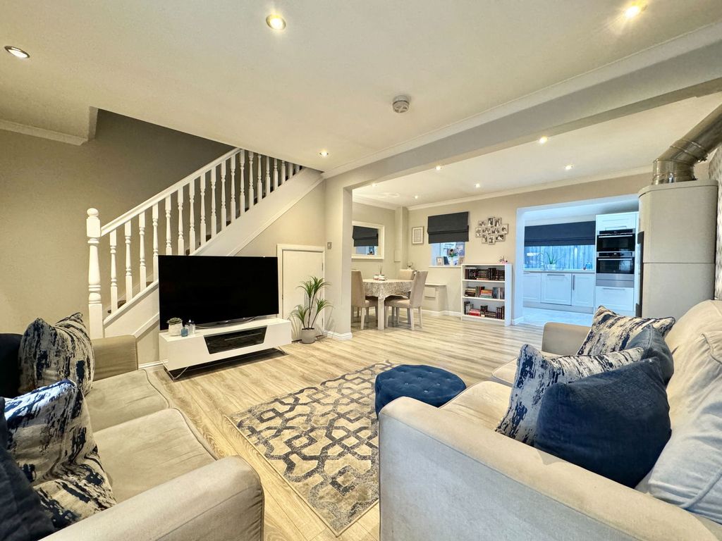 Property photo 3 of 30