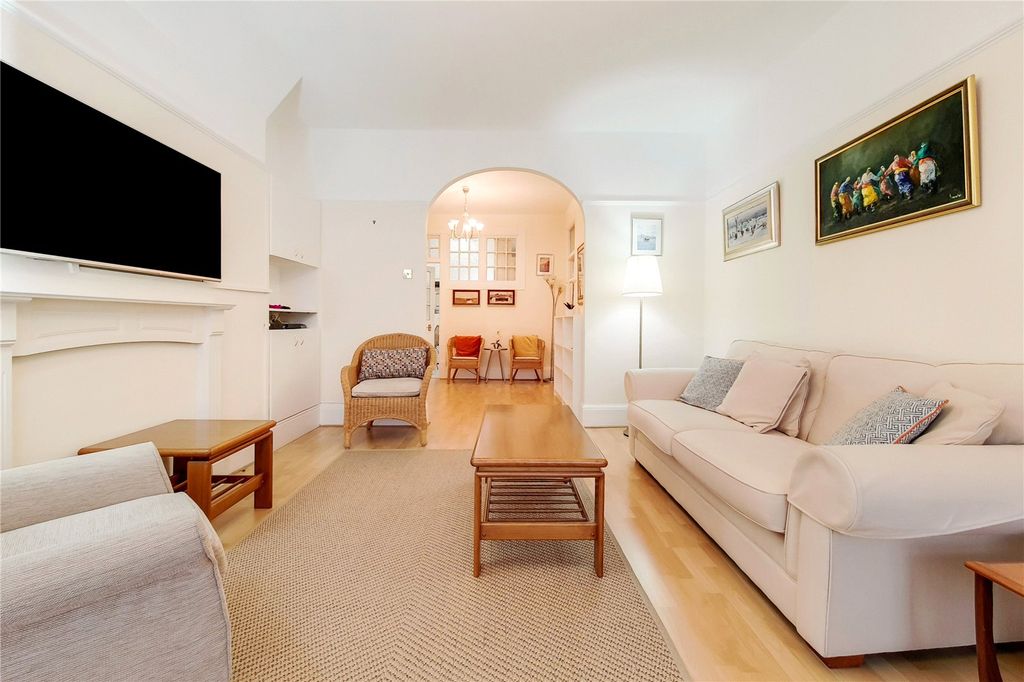 Property photo 2 of 10