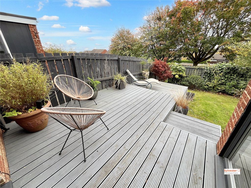 Property photo 2 of 21 Picture No. 29
