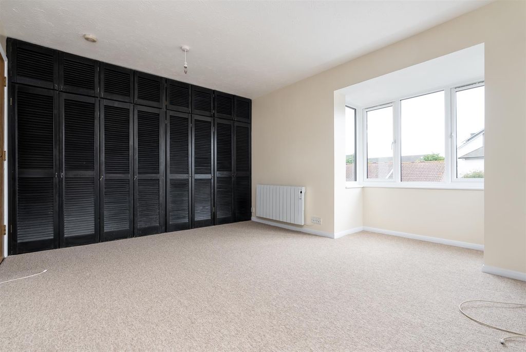 Property photo 3 of 10 Studio Room