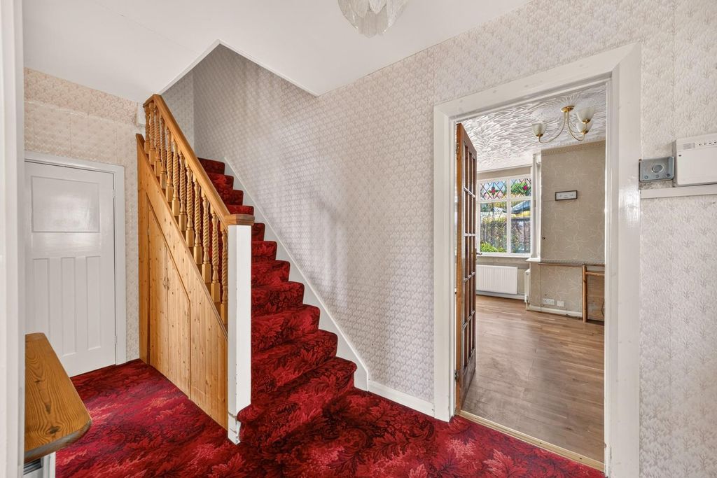 Property photo 2 of 31