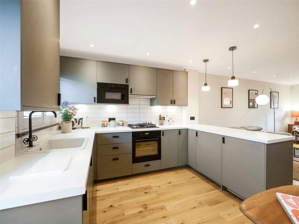 Property photo 3 of 21 Picture No. 09