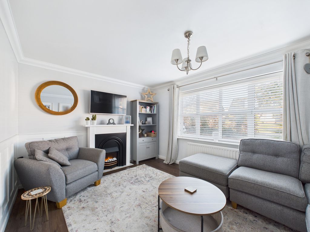 Property photo 2 of 28