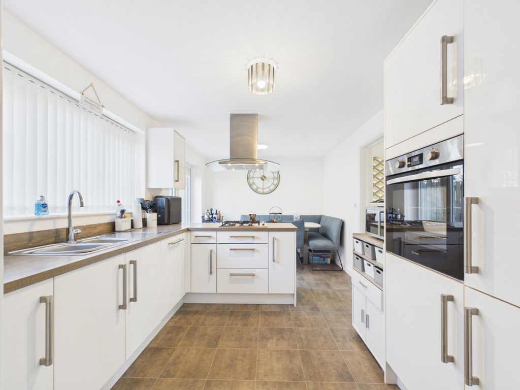 Property photo 2 of 18 4986366