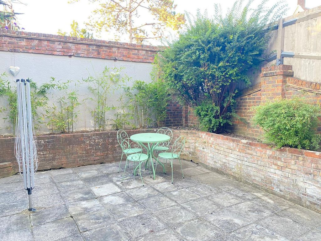 Property photo 3 of 11