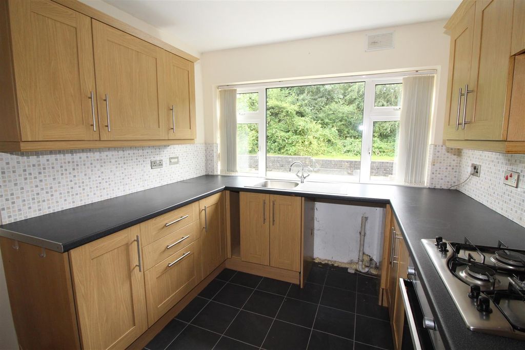 Property photo 2 of 28 Kitchen