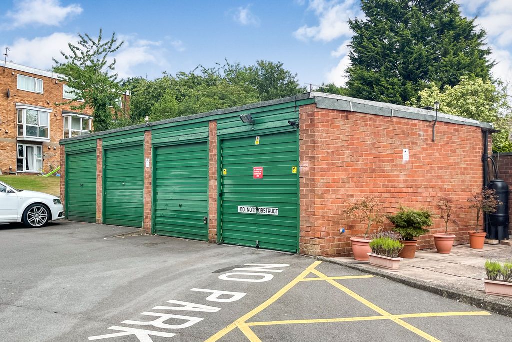 Property photo 3 of 9 34 Lock Up Garages At Beasley Grove, Birmingham B43 7Hg