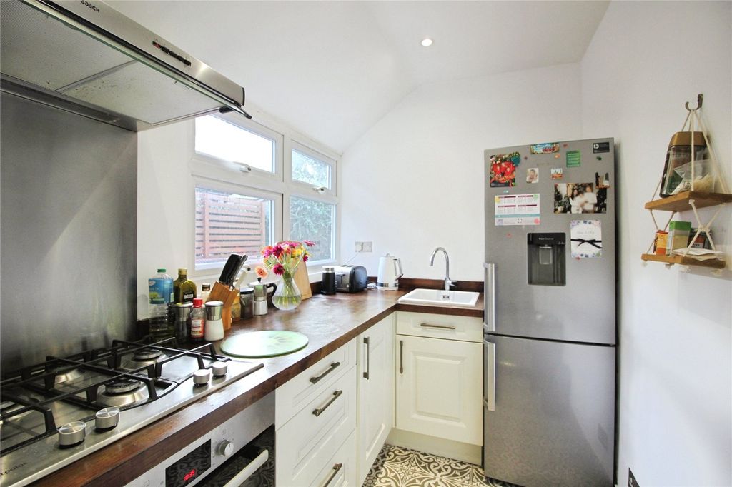 Property photo 2 of 9 Picture No. 15