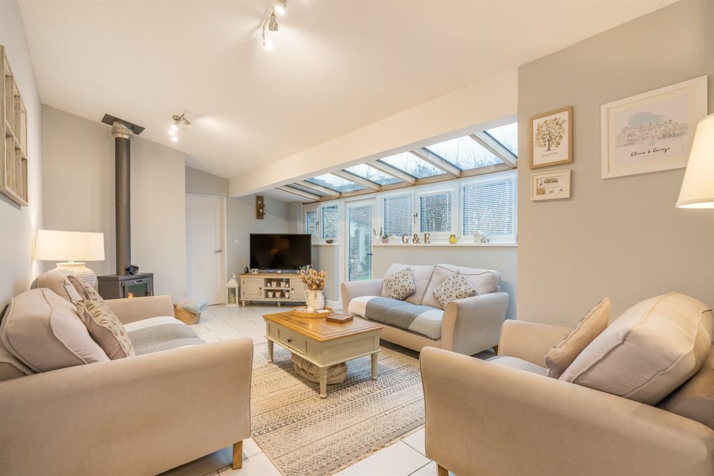 Property photo 3 of 32