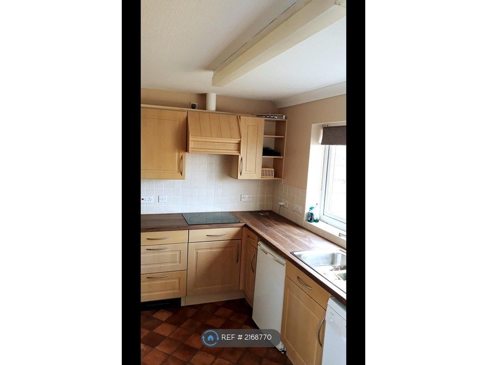 Property photo 3 of 17 Kitchen