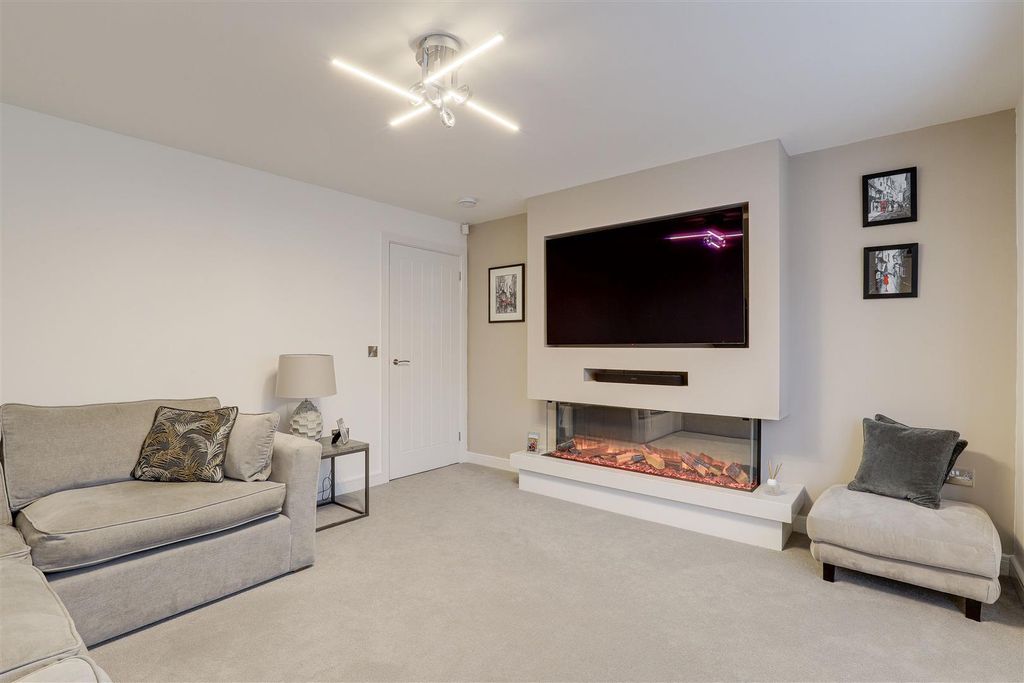 Property photo 2 of 23 9700.Jpg
