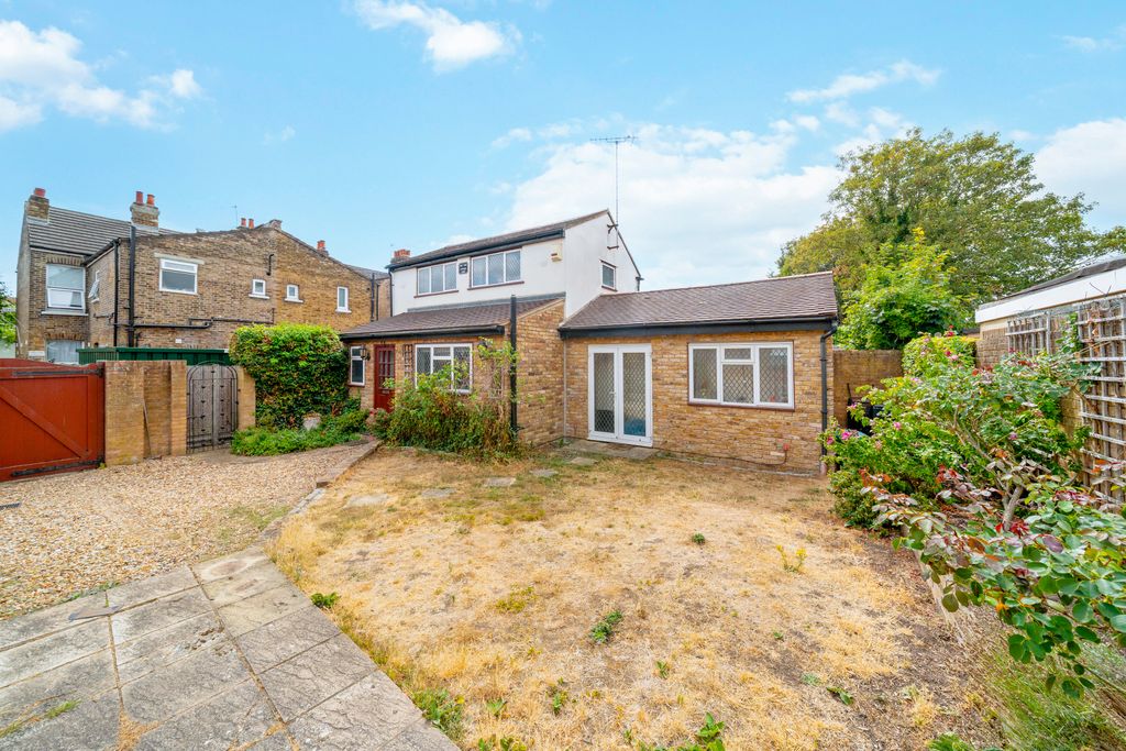 Property photo 1 of 8