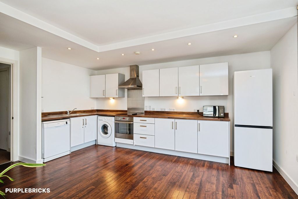 Property photo 2 of 11 Kitchen