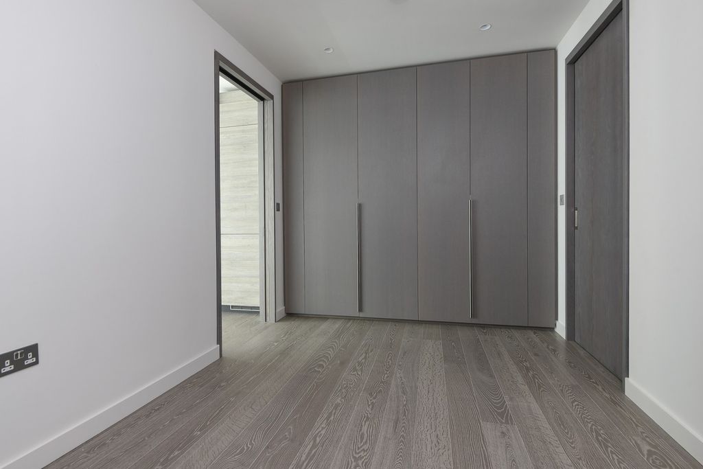 Property photo 3 of 10 Bedroom