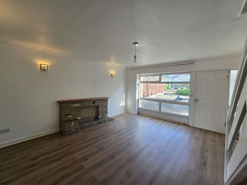 Property photo 3 of 10 Lounge