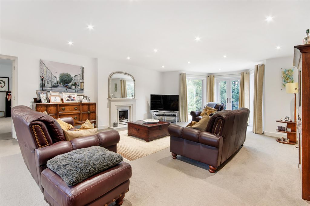 Property photo 2 of 25 Image