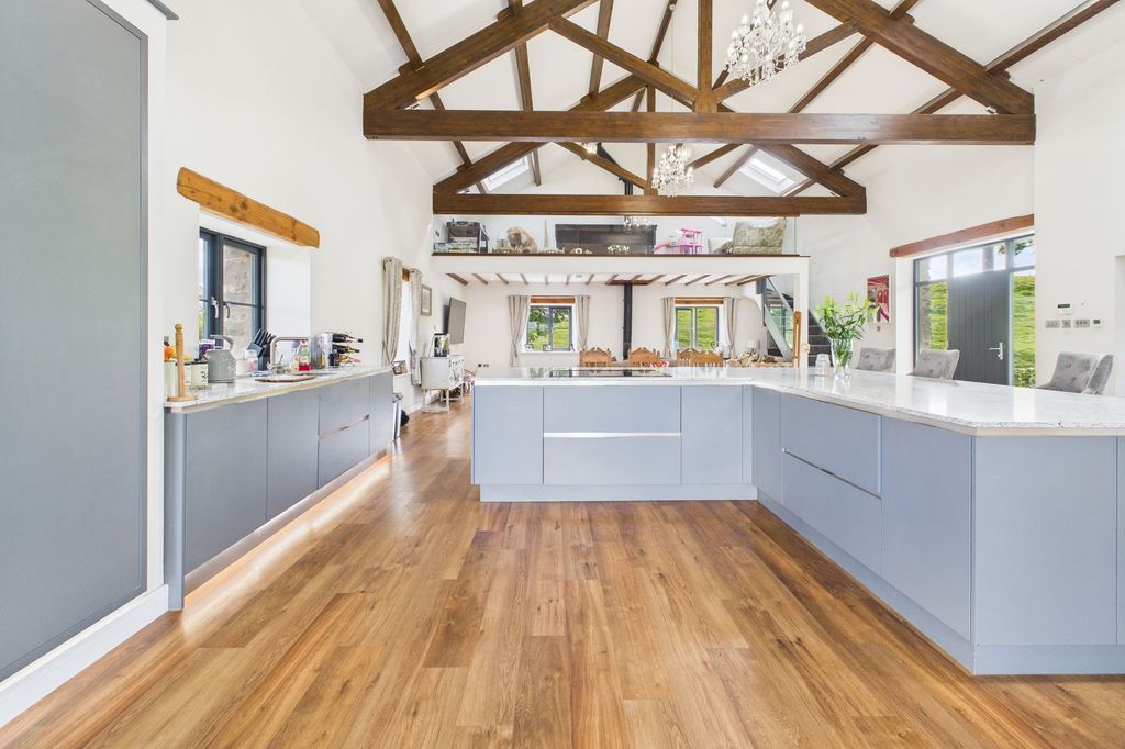 Property photo 3 of 24