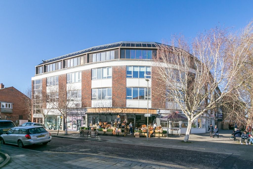 Property photo 1 of 6