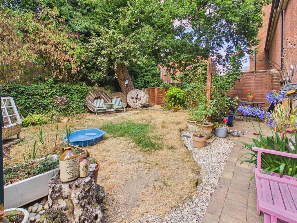 Property photo 1 of 14 Garden