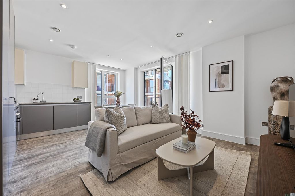 Property photo 1 of 12