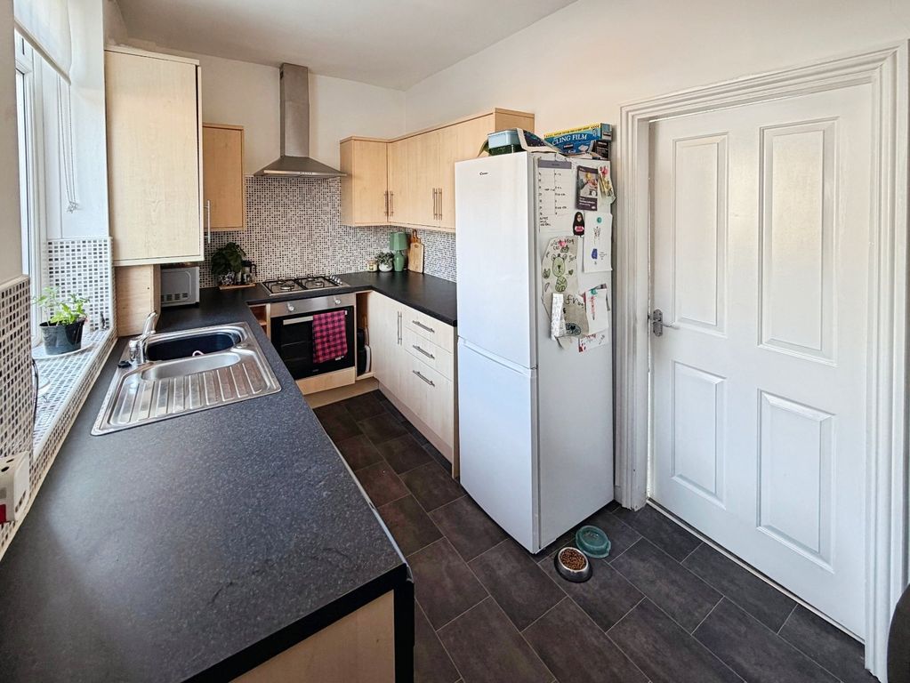 Property photo 2 of 12 Kitchen