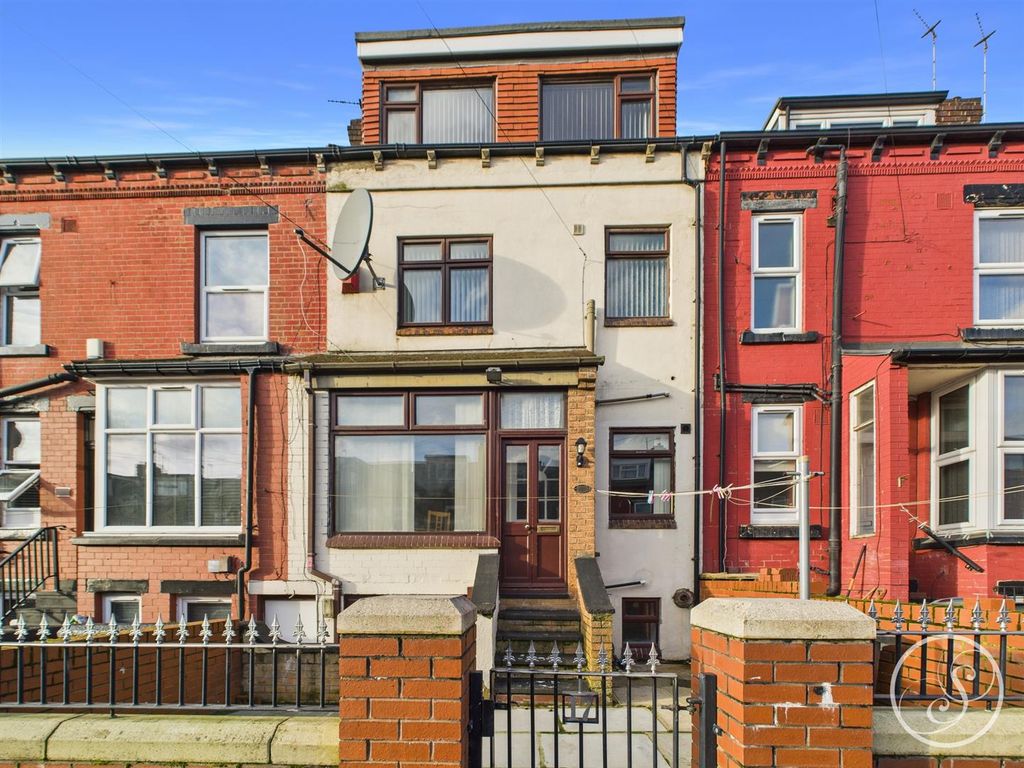 Property photo 1 of 15 External