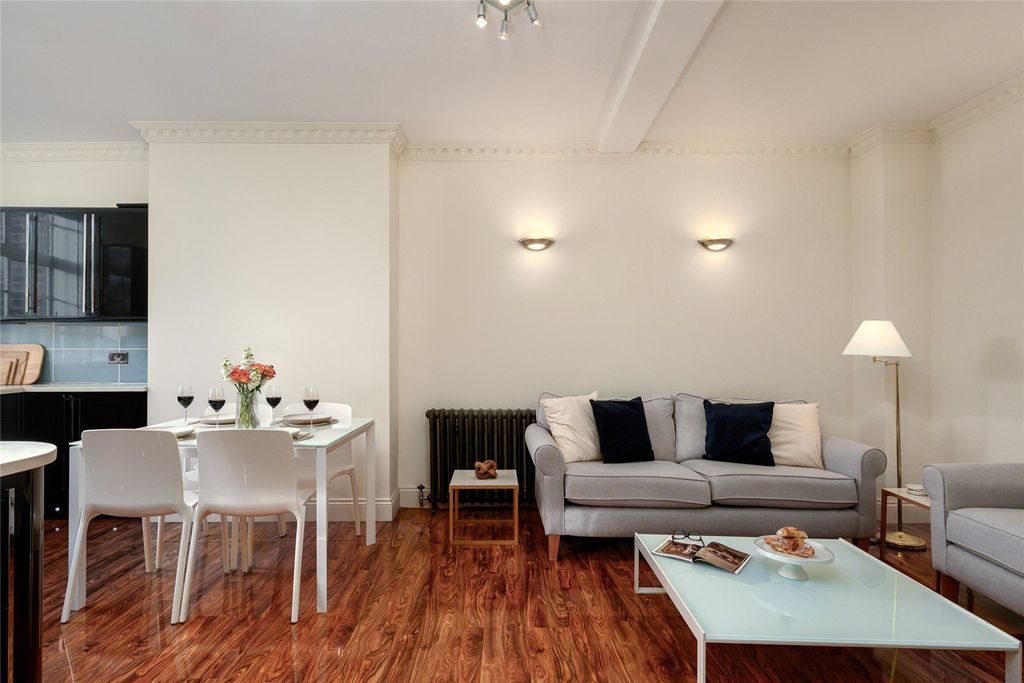 Property photo 1 of 22 Living/Dining