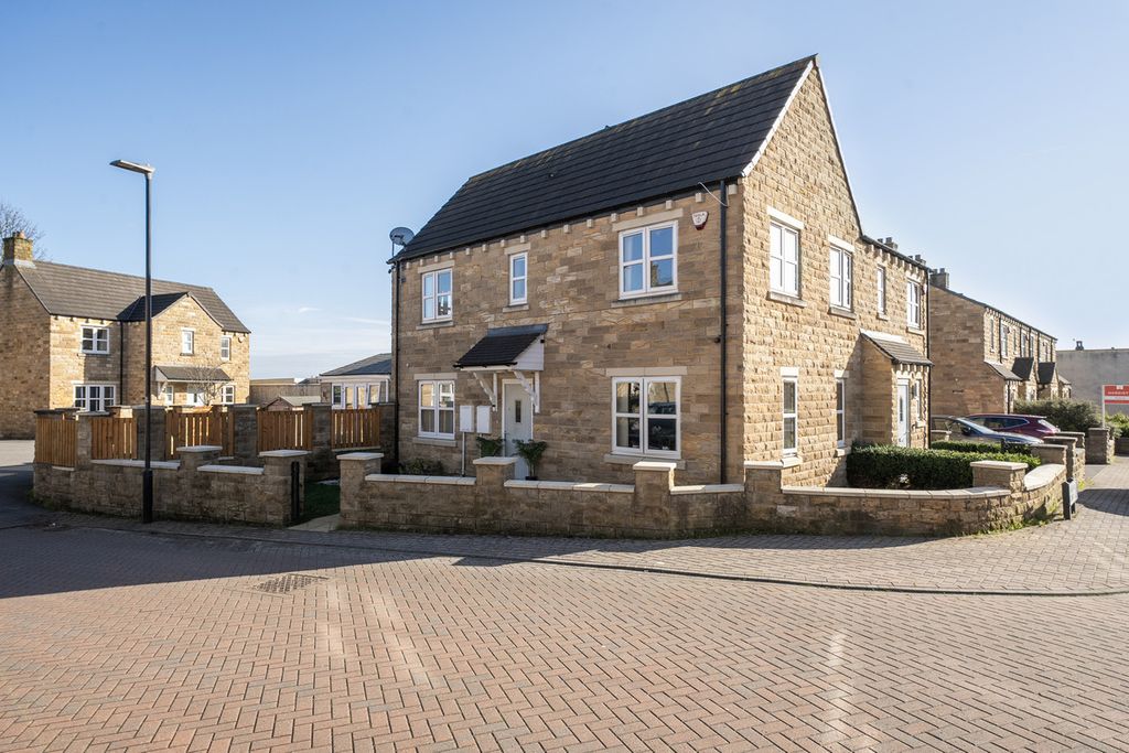 Property photo 3 of 22