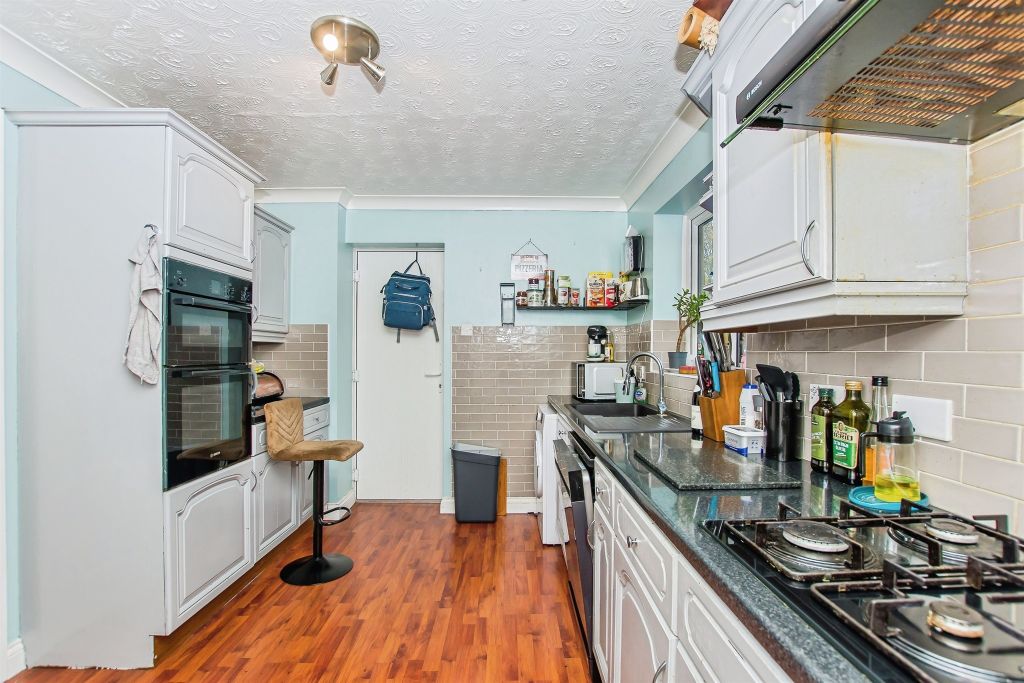 Property photo 2 of 17