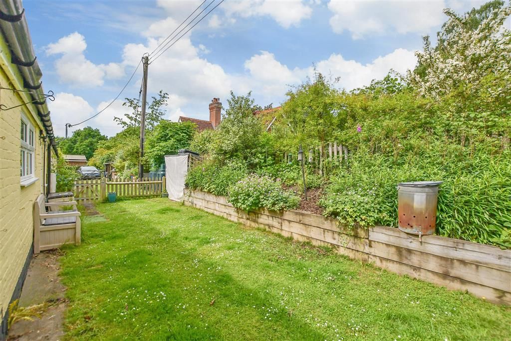 Property photo 3 of 8 Front Garden