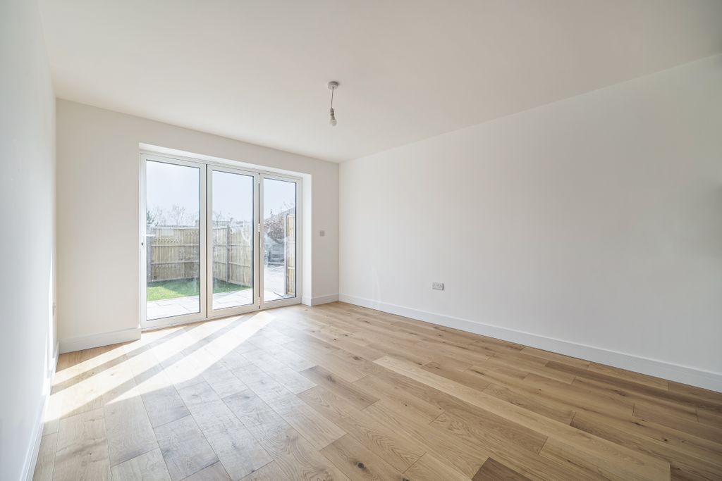 Property photo 3 of 19 1420509 (7)