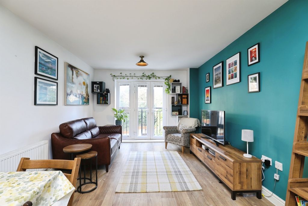 Property photo 3 of 20