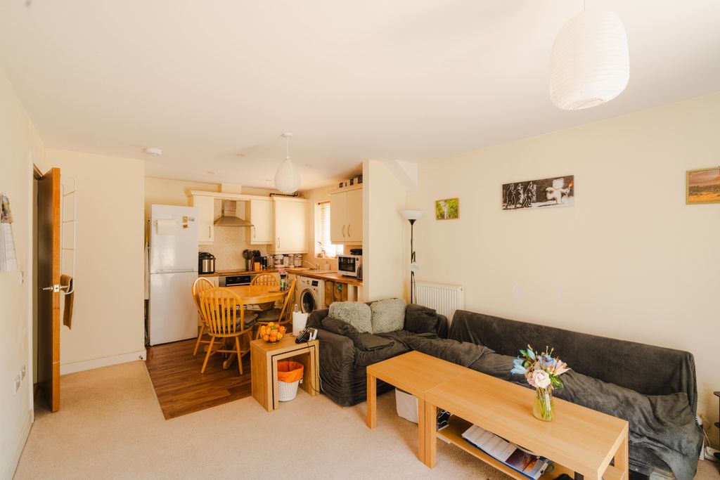 Property photo 3 of 14 11