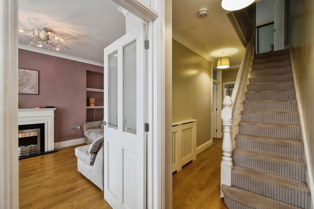 Property photo 2 of 17 Pbox-Img.Jpg