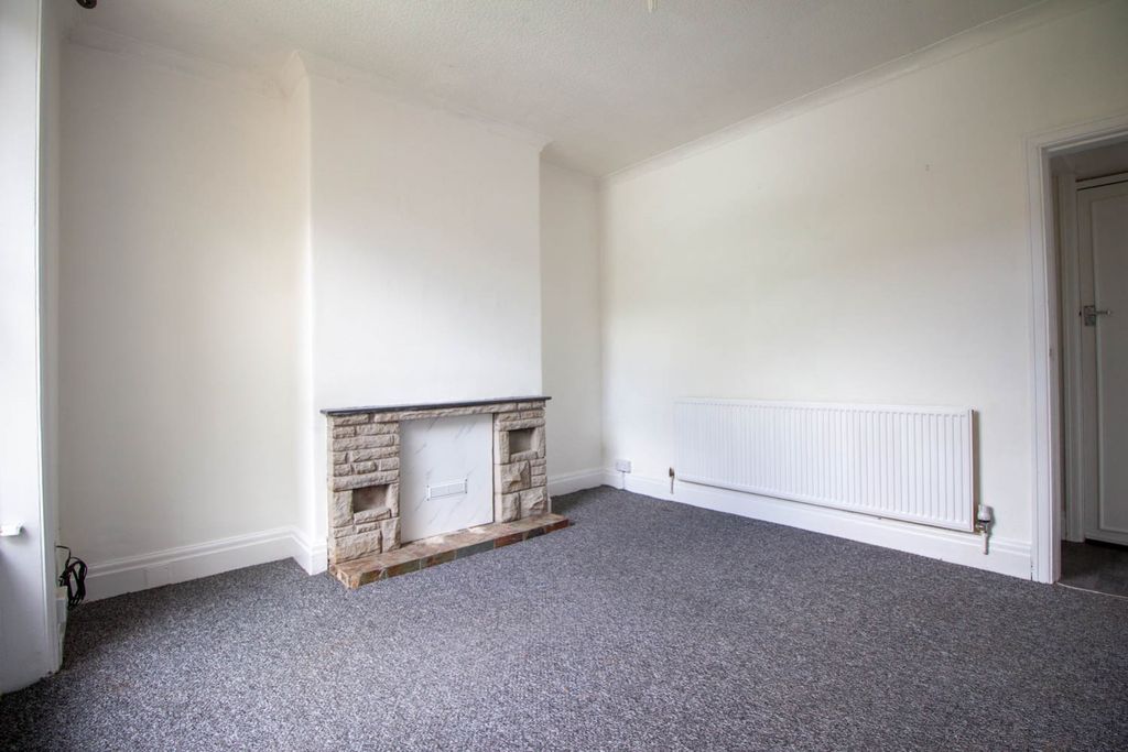 Property photo 2 of 17 Adam Hendry Ewemove Estate And Letting Agent In Hu