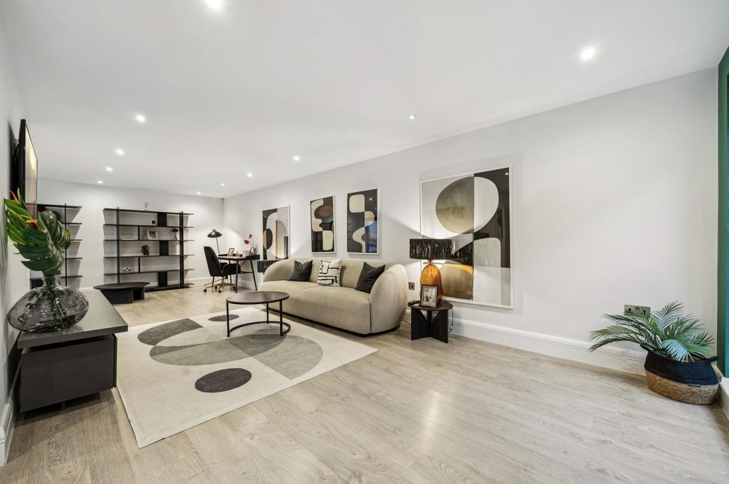 Property photo 2 of 12 B.Jpg