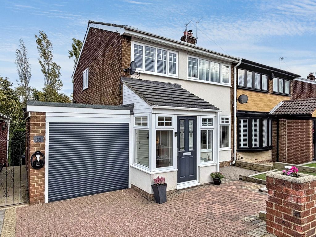 Property photo 1 of 32
