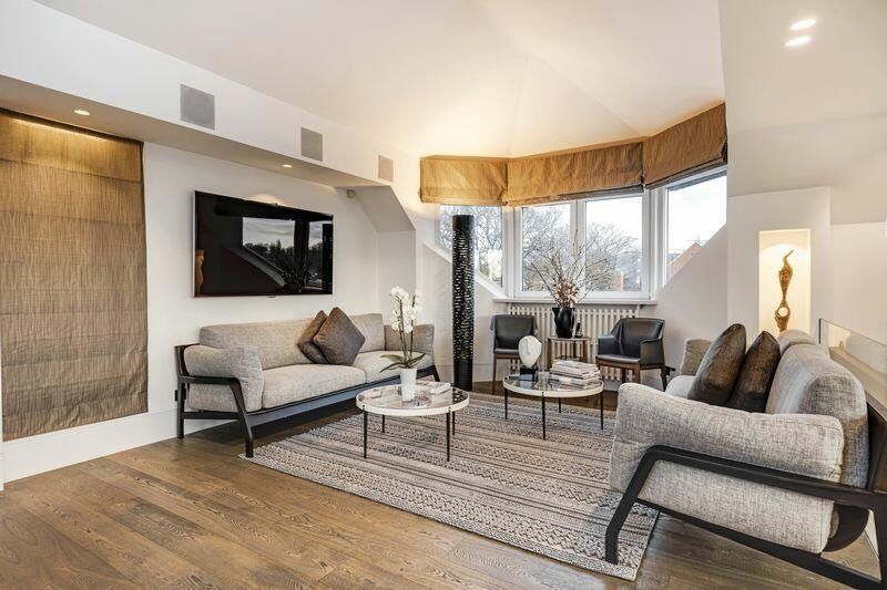 Property photo 3 of 27 4169456