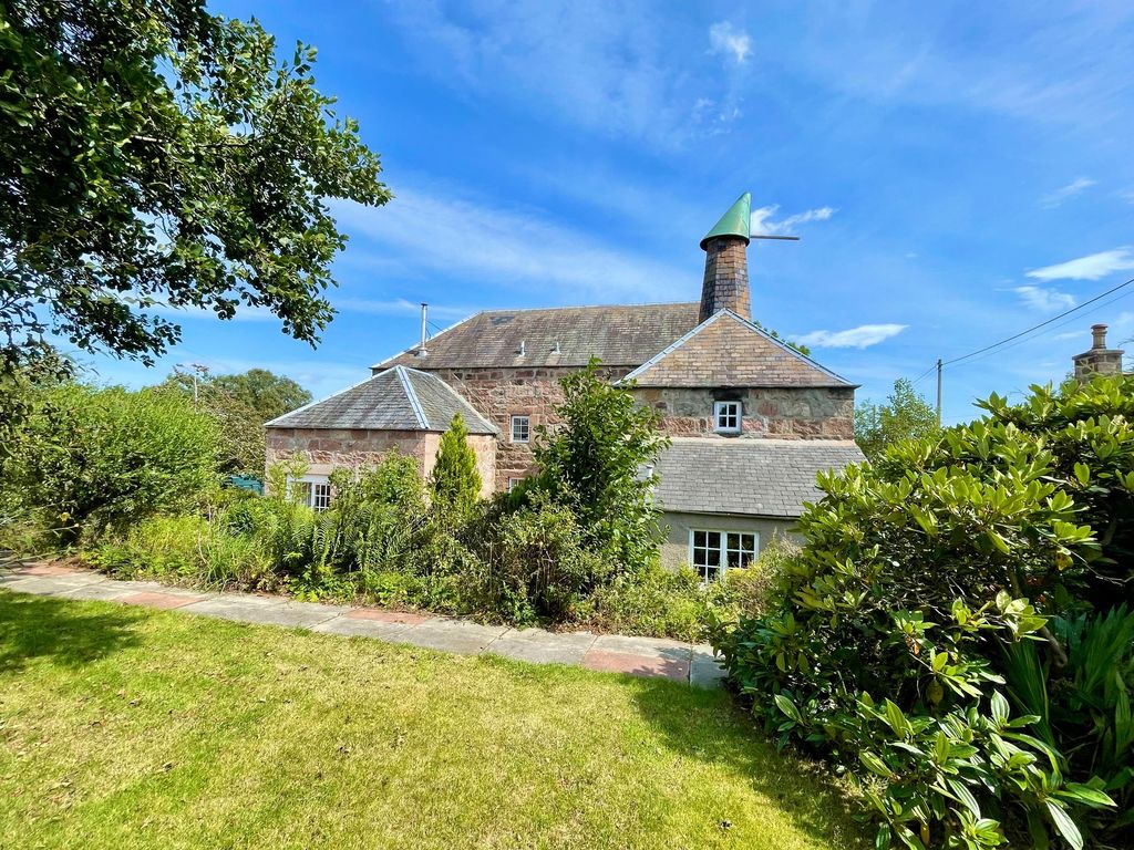 Property photo 2 of 33