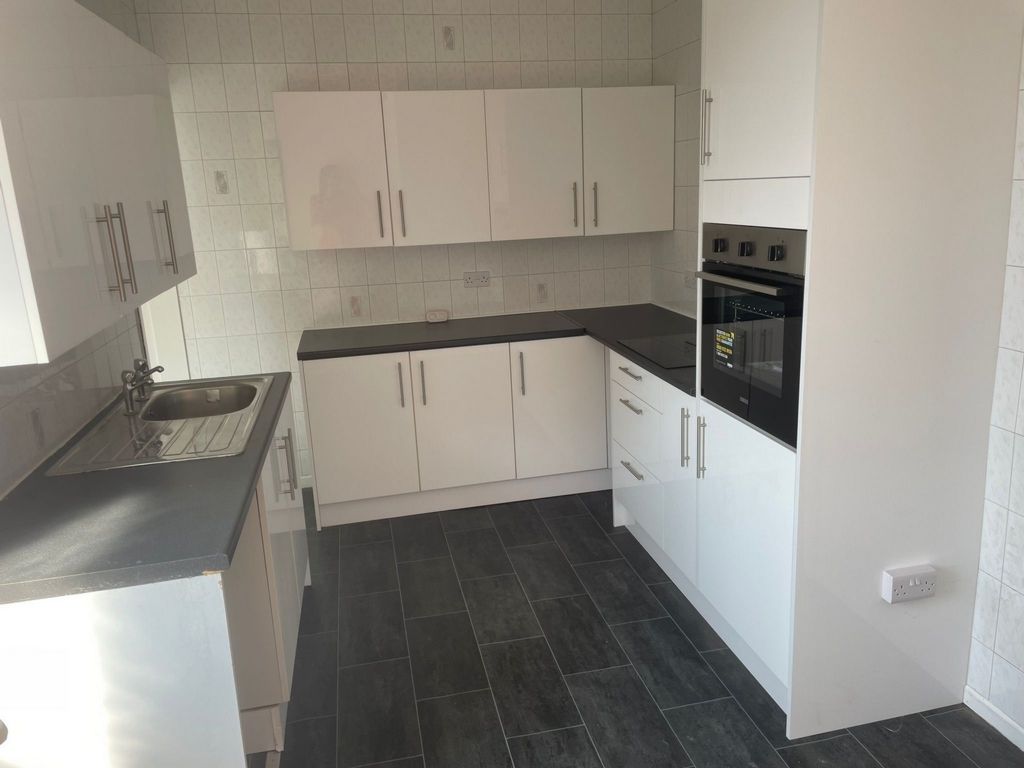 Property photo 3 of 10 Photo 3