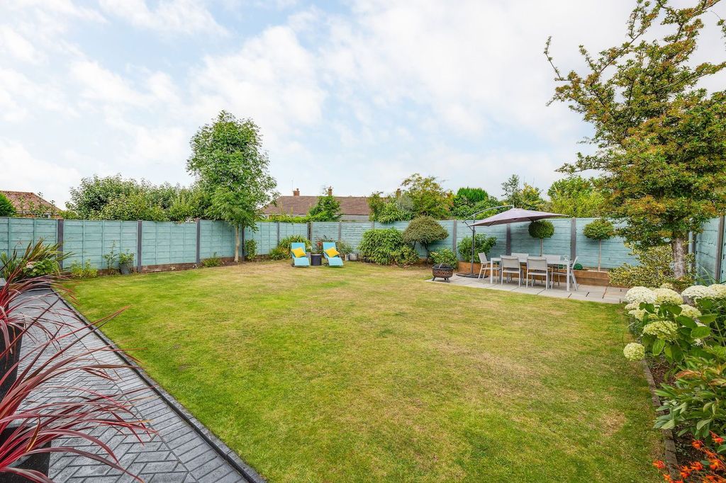 Property photo 2 of 23