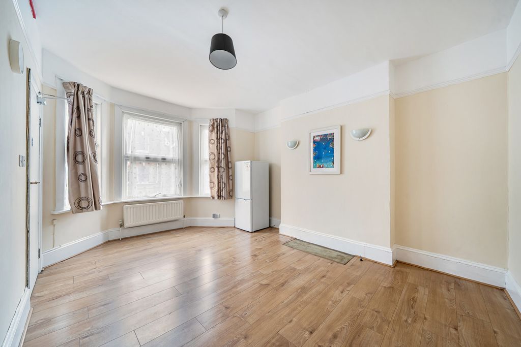Property photo 3 of 12 1436756-11-69Ccfa...