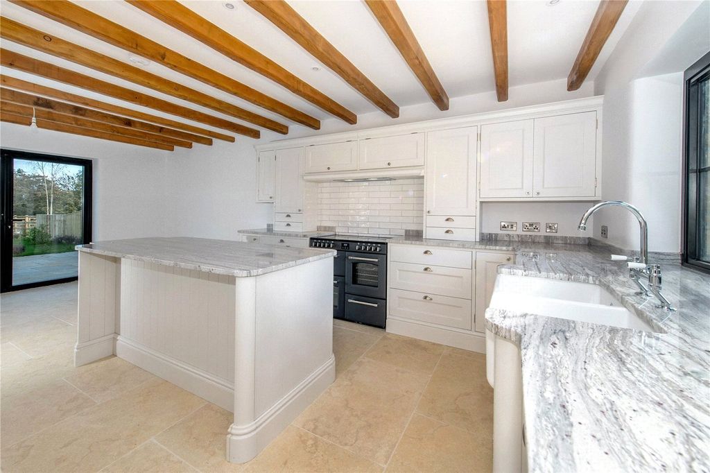 Property photo 2 of 18 Picture No. 20