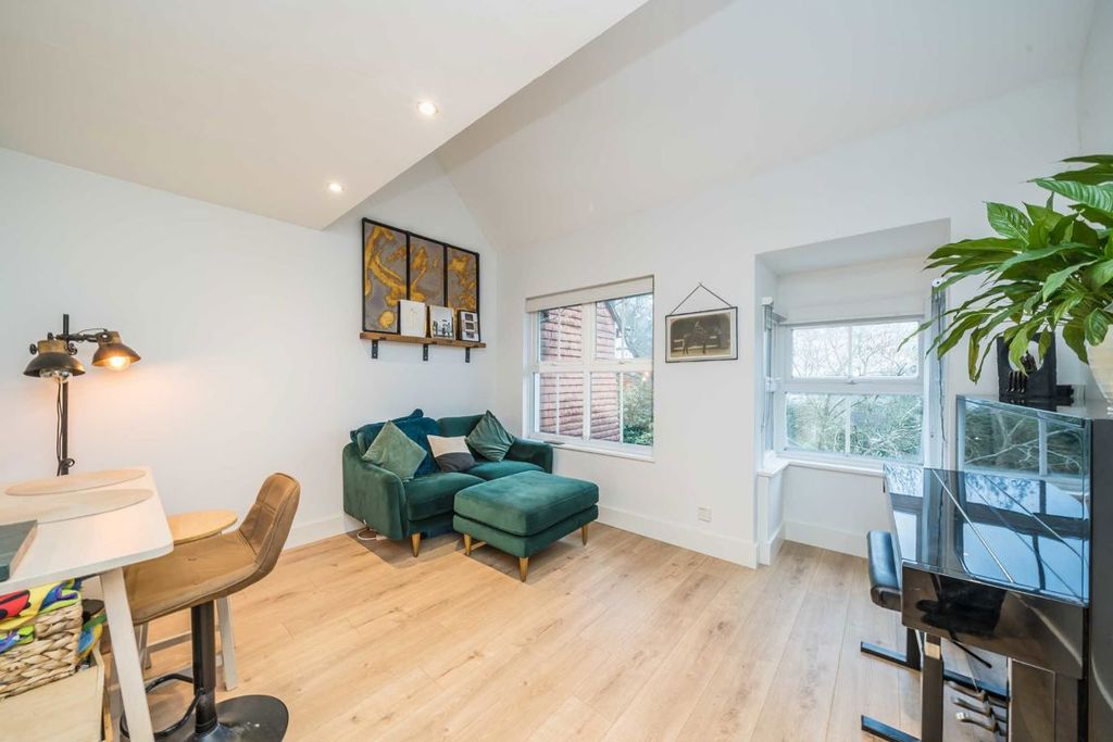 Property photo 2 of 7