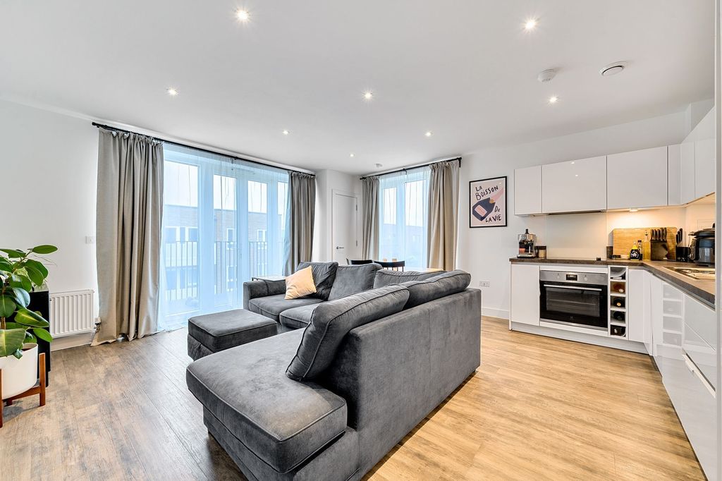 Property photo 2 of 16